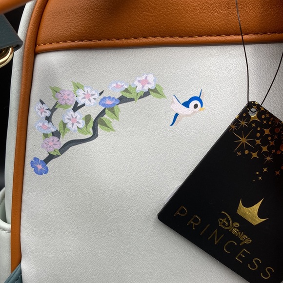 24HR DROP ⬇️ Loungefly Snow White & Dwarfs Backpack - Picture 4 of 7